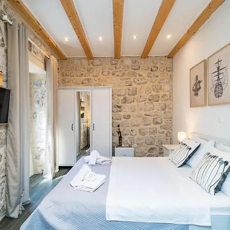 Seventyseven 77 Seventyseven * Dubrovnik